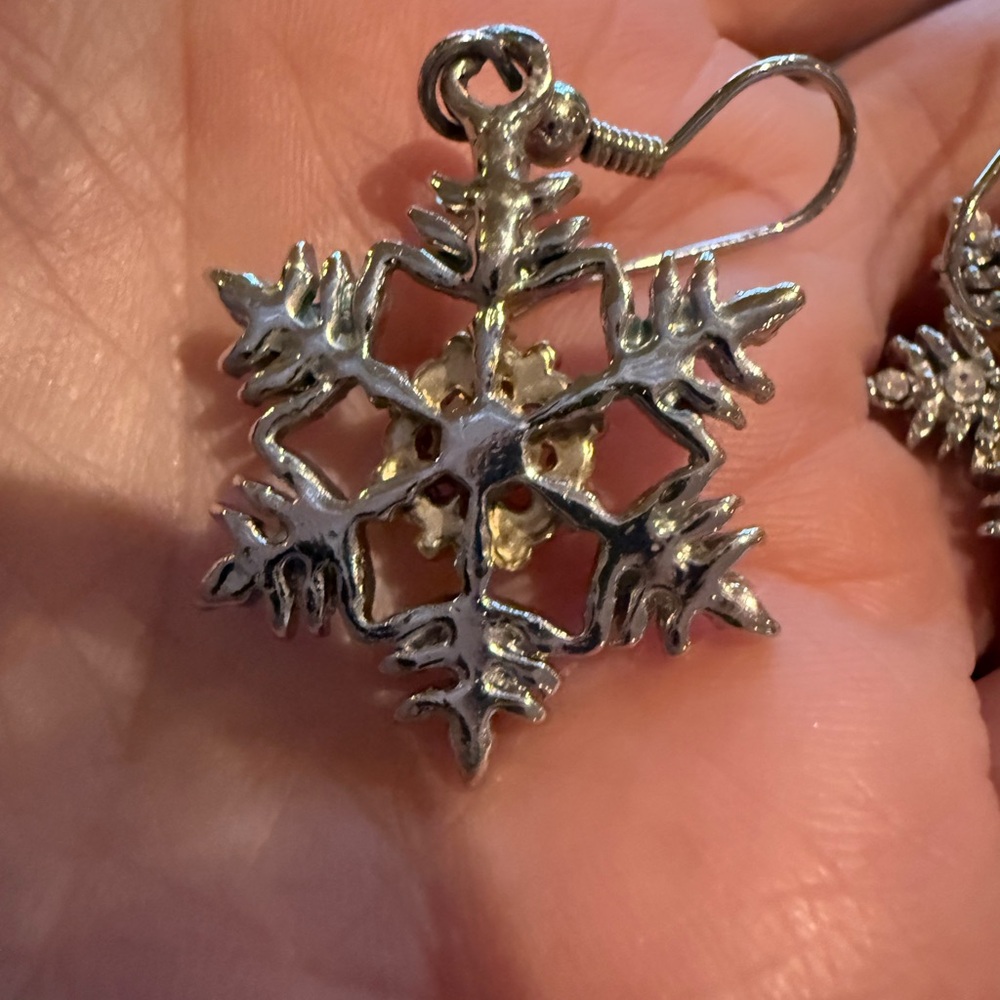 Rhinestone Snowflake Earrings Gold and Silver - Picture 4 of 4